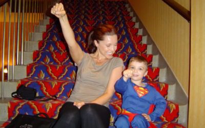 Sarah-Jane with the amazing Superboy EJ at the UK 2006 Smallville convention, 'Insurgence'.